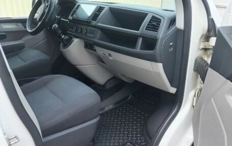 Volkswagen Transporter T6 рестайлинг, 2018 год, 2 820 000 рублей, 8 фотография