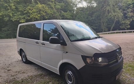 Volkswagen Transporter T6 рестайлинг, 2018 год, 2 820 000 рублей, 3 фотография