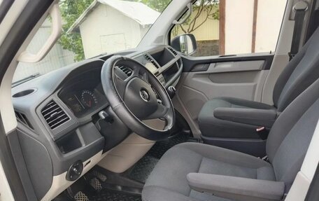 Volkswagen Transporter T6 рестайлинг, 2018 год, 2 820 000 рублей, 7 фотография