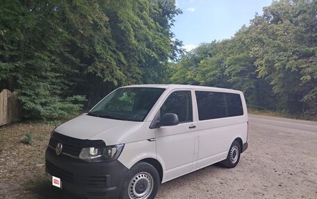 Volkswagen Transporter T6 рестайлинг, 2018 год, 2 820 000 рублей, 2 фотография