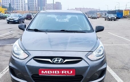 Hyundai Solaris II рестайлинг, 2013 год, 720 000 рублей, 1 фотография