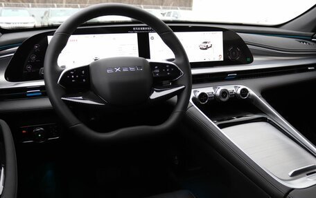 CheryExeed TXL, 2024 год, 3 900 000 рублей, 9 фотография