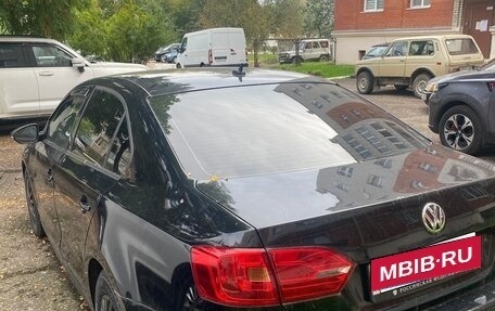 Volkswagen Jetta VI, 2013 год, 900 000 рублей, 2 фотография