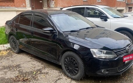 Volkswagen Jetta VI, 2013 год, 900 000 рублей, 4 фотография