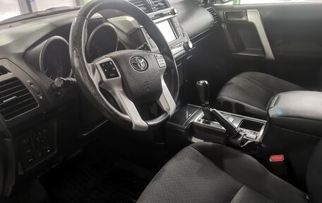 Toyota Land Cruiser Prado 150 рестайлинг 2, 2017 год, 3 890 000 рублей, 6 фотография