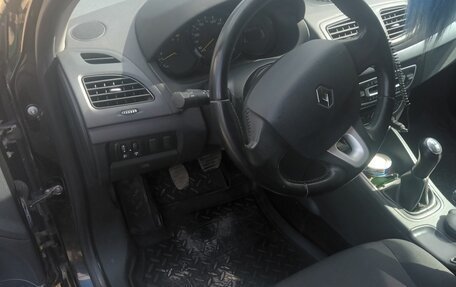 Renault Fluence I, 2013 год, 900 000 рублей, 2 фотография