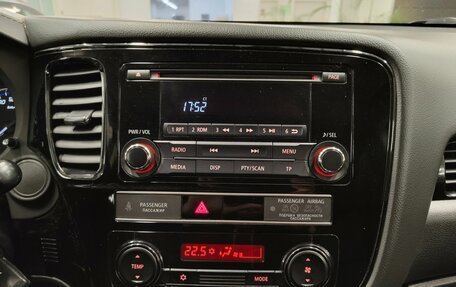 Mitsubishi Outlander III рестайлинг 3, 2018 год, 1 717 000 рублей, 10 фотография