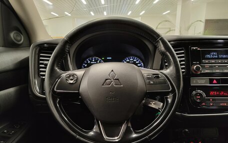 Mitsubishi Outlander III рестайлинг 3, 2018 год, 1 717 000 рублей, 12 фотография