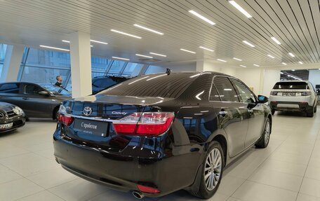 Toyota Camry, 2017 год, 2 230 000 рублей, 2 фотография