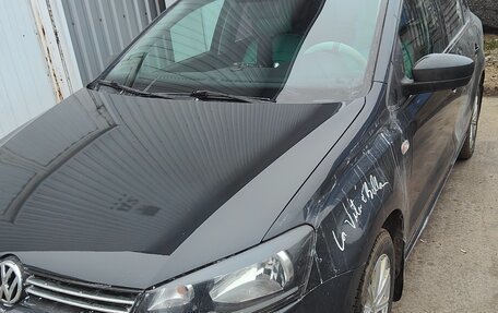 Volkswagen Polo VI (EU Market), 2013 год, 750 000 рублей, 1 фотография