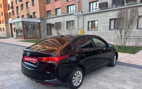 Hyundai Solaris II рестайлинг, 2021 год, 1 400 000 рублей, 3 фотография