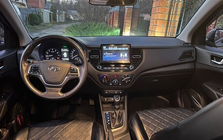 Hyundai Solaris II рестайлинг, 2021 год, 1 400 000 рублей, 11 фотография