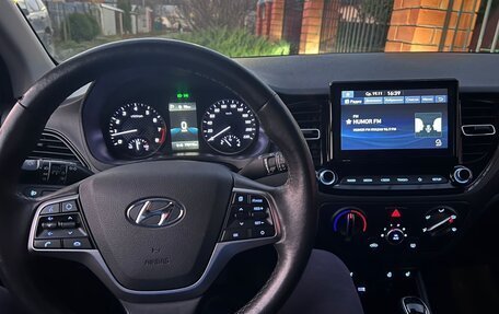 Hyundai Solaris II рестайлинг, 2021 год, 1 400 000 рублей, 14 фотография