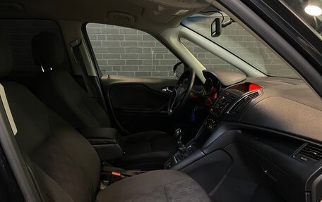 Opel Zafira C рестайлинг, 2013 год, 860 000 рублей, 11 фотография