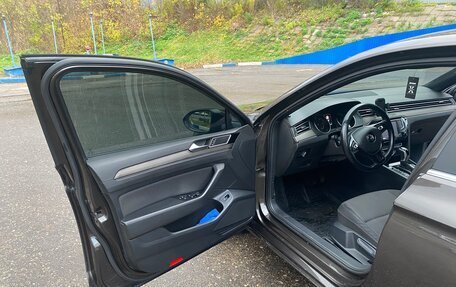 Volkswagen Passat B8 рестайлинг, 2017 год, 1 825 000 рублей, 8 фотография