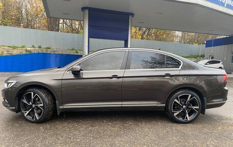 Volkswagen Passat B8 рестайлинг, 2017 год, 1 825 000 рублей, 3 фотография