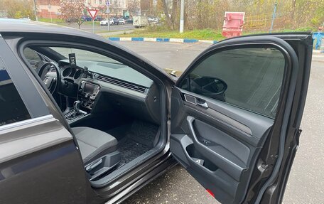 Volkswagen Passat B8 рестайлинг, 2017 год, 1 825 000 рублей, 10 фотография