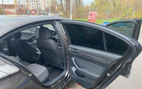 Volkswagen Passat B8 рестайлинг, 2017 год, 1 825 000 рублей, 11 фотография