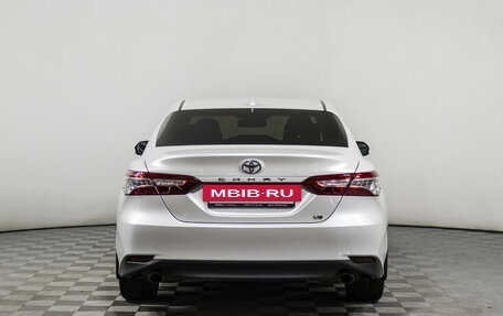 Toyota Camry, 2018 год, 3 598 000 рублей, 6 фотография