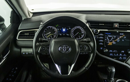 Toyota Camry, 2018 год, 3 598 000 рублей, 12 фотография