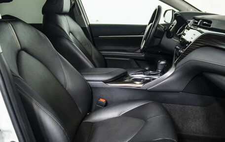 Toyota Camry, 2018 год, 3 598 000 рублей, 10 фотография