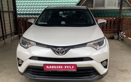 Toyota RAV4, 2019 год, 2 350 000 рублей, 1 фотография