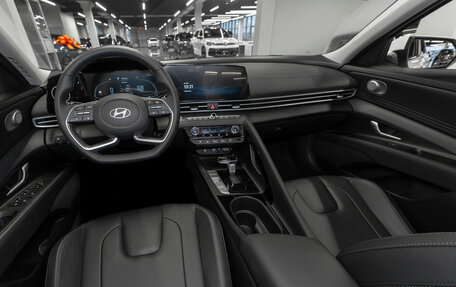 Hyundai Elantra, 2024 год, 2 600 000 рублей, 7 фотография