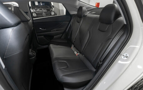 Hyundai Elantra, 2024 год, 2 600 000 рублей, 13 фотография