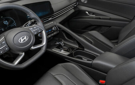 Hyundai Elantra, 2024 год, 2 600 000 рублей, 16 фотография