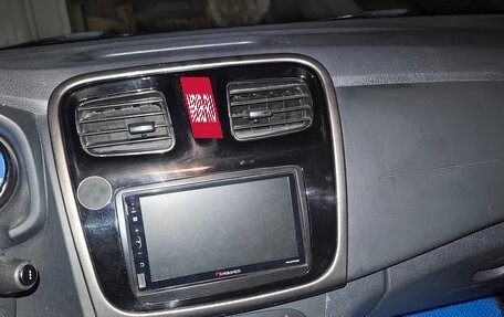 Renault Logan II, 2015 год, 750 000 рублей, 5 фотография