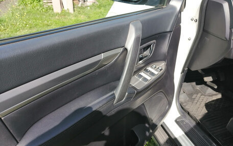 Mitsubishi Pajero IV, 2011 год, 1 900 000 рублей, 13 фотография