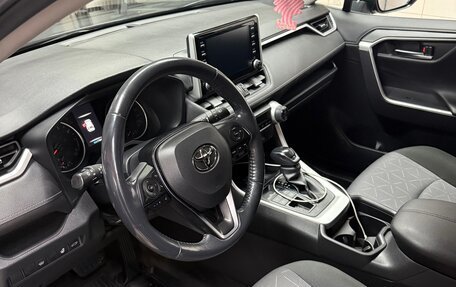 Toyota RAV4, 2019 год, 3 100 000 рублей, 10 фотография