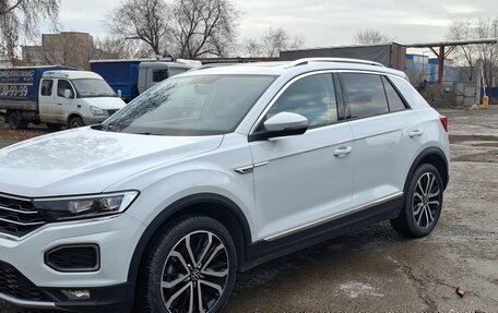 Volkswagen T-Roc I, 2020 год, 2 100 000 рублей, 2 фотография