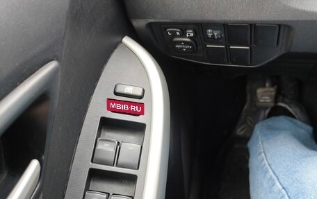 Toyota Prius, 2012 год, 1 300 000 рублей, 25 фотография