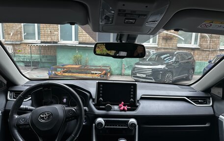 Toyota RAV4, 2021 год, 3 500 000 рублей, 6 фотография