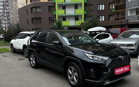 Toyota RAV4, 2021 год, 3 500 000 рублей, 2 фотография