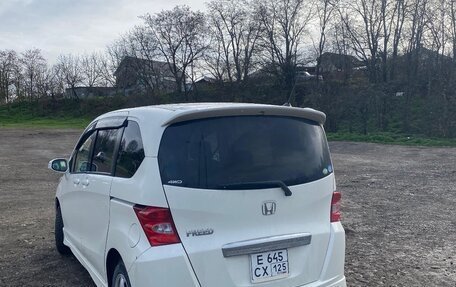 Honda Freed I, 2010 год, 1 200 000 рублей, 3 фотография