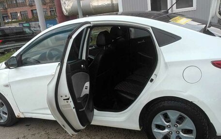 Hyundai Solaris II рестайлинг, 2014 год, 325 000 рублей, 3 фотография