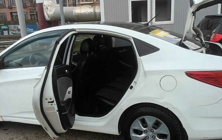 Hyundai Solaris II рестайлинг, 2014 год, 325 000 рублей, 5 фотография