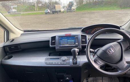 Honda Freed I, 2010 год, 1 200 000 рублей, 8 фотография