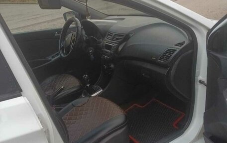 Hyundai Solaris II рестайлинг, 2014 год, 325 000 рублей, 8 фотография