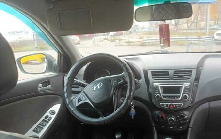 Hyundai Solaris II рестайлинг, 2014 год, 325 000 рублей, 13 фотография