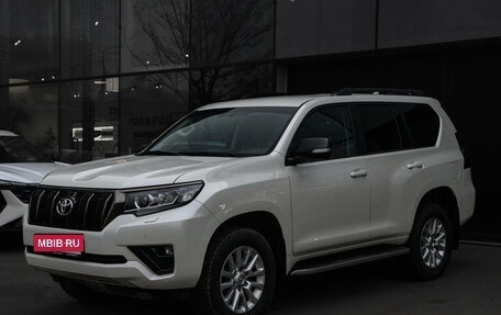 Toyota Land Cruiser Prado 150 рестайлинг 2, 2021 год, 7 400 000 рублей, 1 фотография