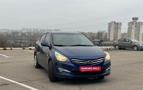 Hyundai Solaris II рестайлинг, 2015 год, 965 000 рублей, 7 фотография