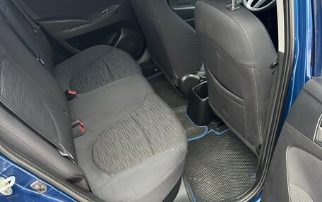 Hyundai Solaris II рестайлинг, 2015 год, 965 000 рублей, 23 фотография