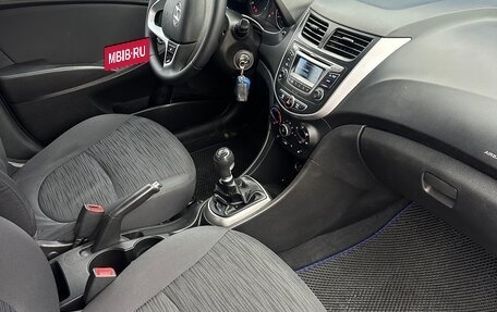 Hyundai Solaris II рестайлинг, 2015 год, 965 000 рублей, 21 фотография