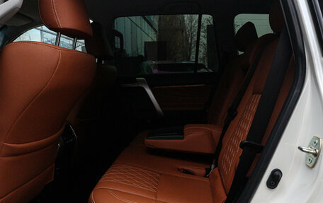 Toyota Land Cruiser Prado 150 рестайлинг 2, 2021 год, 7 400 000 рублей, 10 фотография