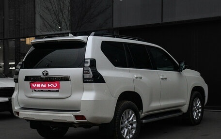Toyota Land Cruiser Prado 150 рестайлинг 2, 2021 год, 7 400 000 рублей, 5 фотография