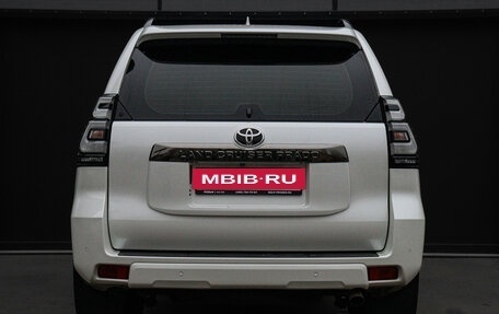 Toyota Land Cruiser Prado 150 рестайлинг 2, 2021 год, 7 400 000 рублей, 6 фотография