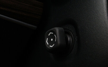 Toyota Land Cruiser Prado 150 рестайлинг 2, 2021 год, 7 400 000 рублей, 21 фотография